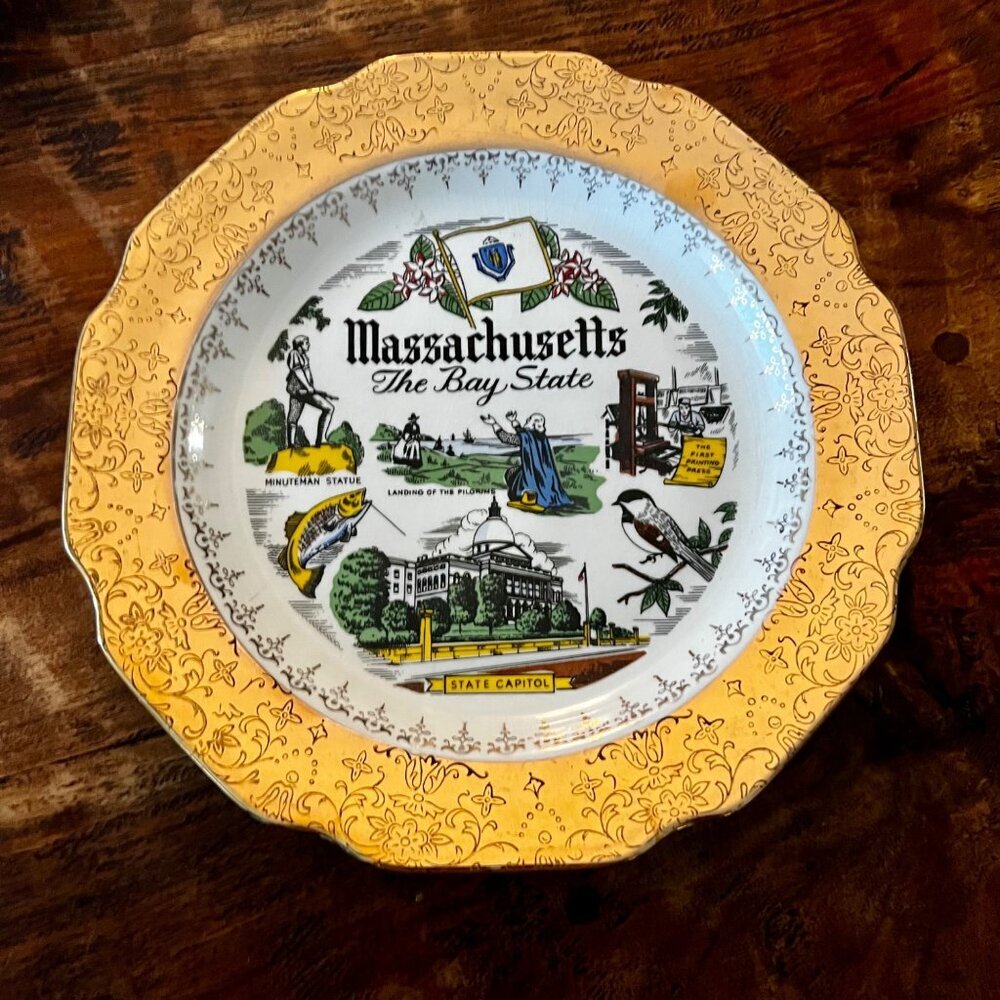 Massachusetts The Bay State Souvenir Plate Warranted 22K Gold Trim 10.5" Decorat